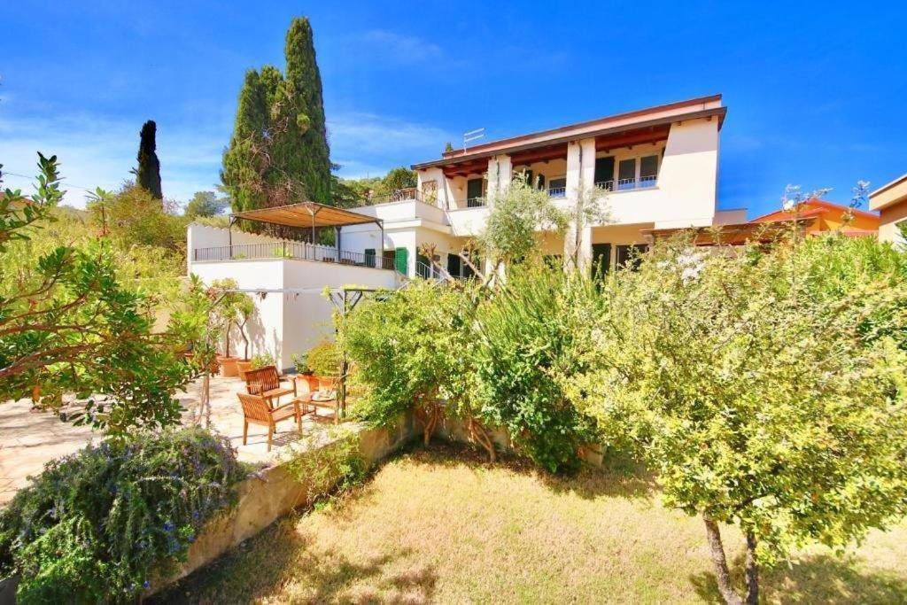Villa Fatta Di Sogni Pula Exterior foto